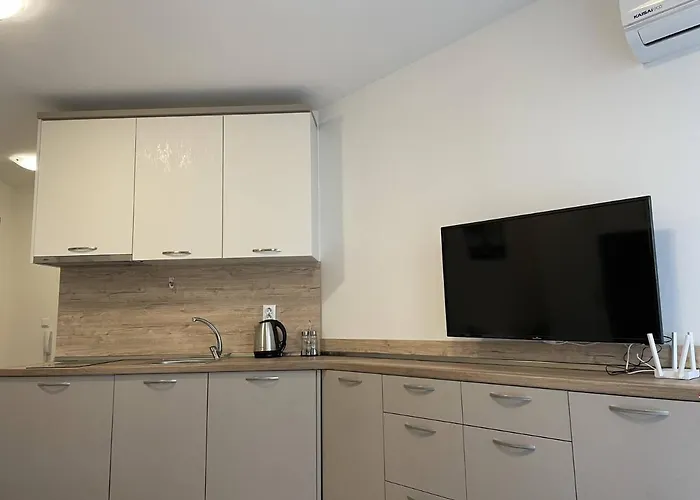 Horizon Katrina - Sea Line & Access