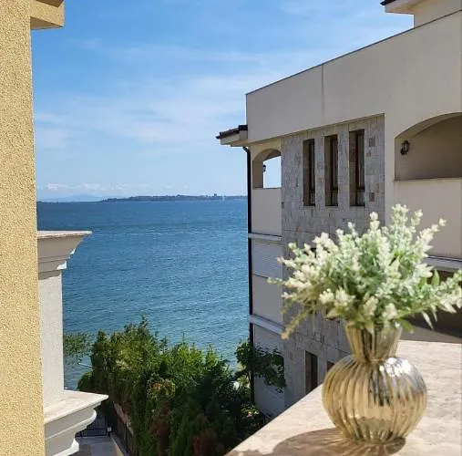 Horizon Katrina - Sea Line & Access *