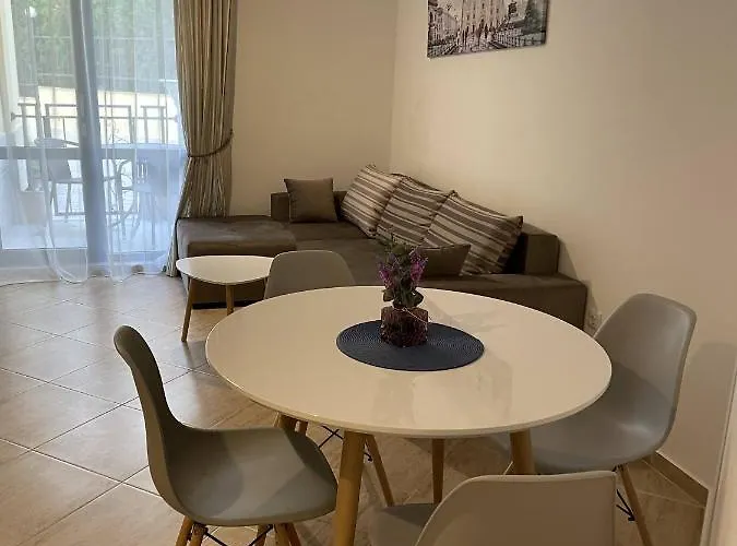 Horizon Katrina - Sea Line & Access